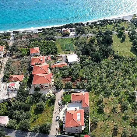 Byzantinon 3* Poúlithra