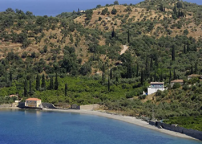 Byzantinon Hotel Poúlithra